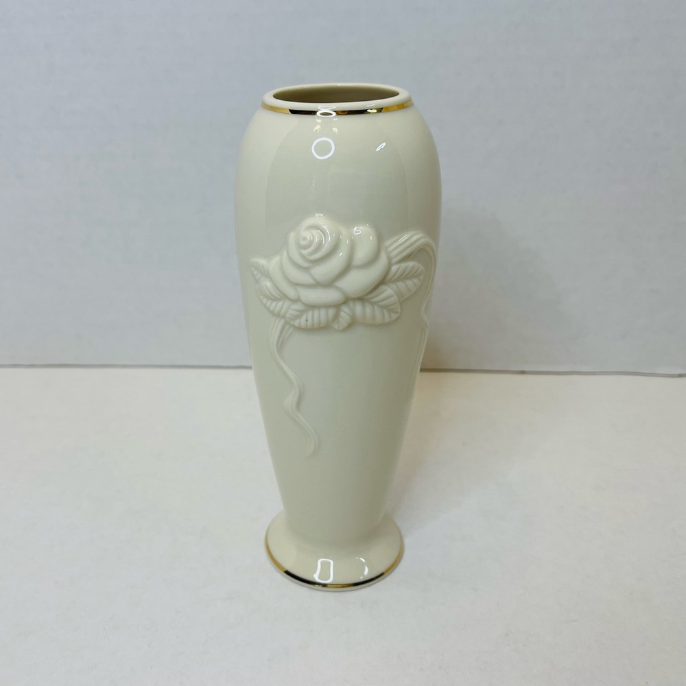 Lenox Rose Blossom Vase with Gold Accents 7.5”
